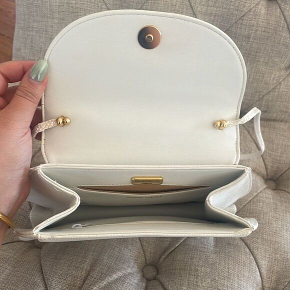 RARE Givenchy seashell bag - Picture 11 of 15